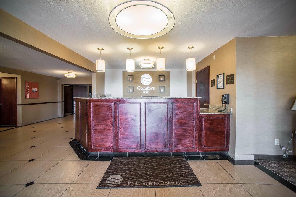 Quality Inn & Suites Boonville - Columbia エクステリア 写真
