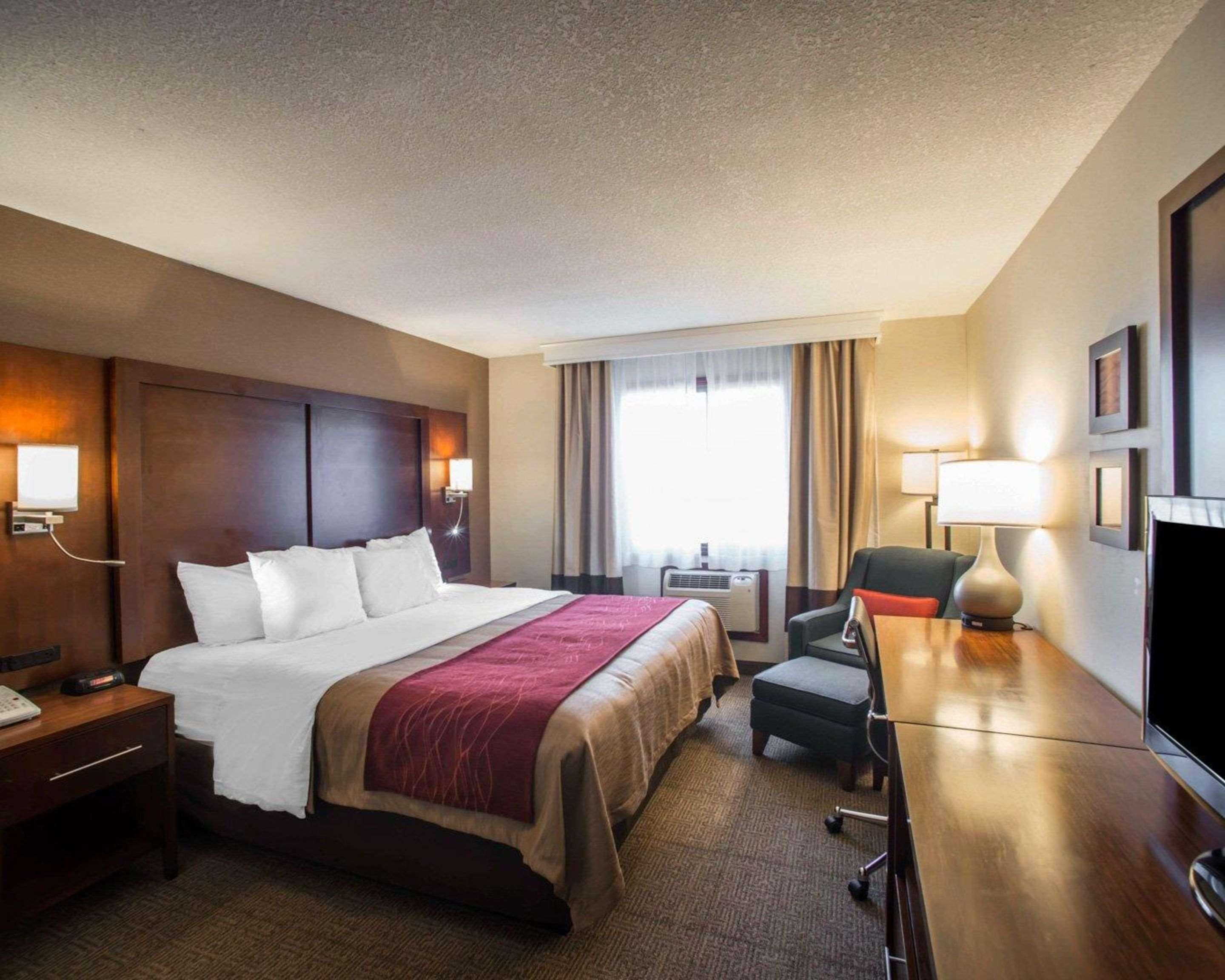 Quality Inn & Suites Boonville - Columbia エクステリア 写真