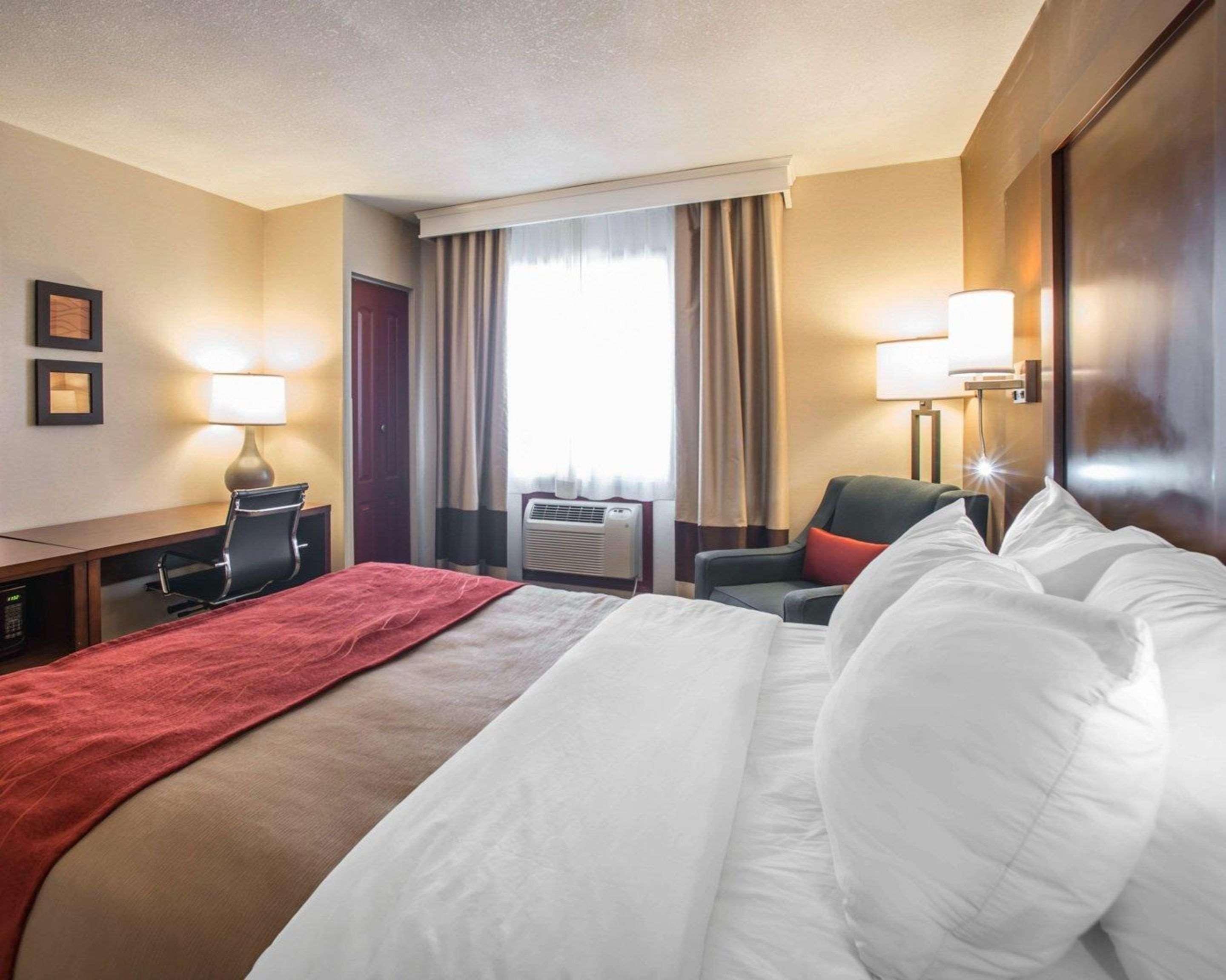 Quality Inn & Suites Boonville - Columbia エクステリア 写真