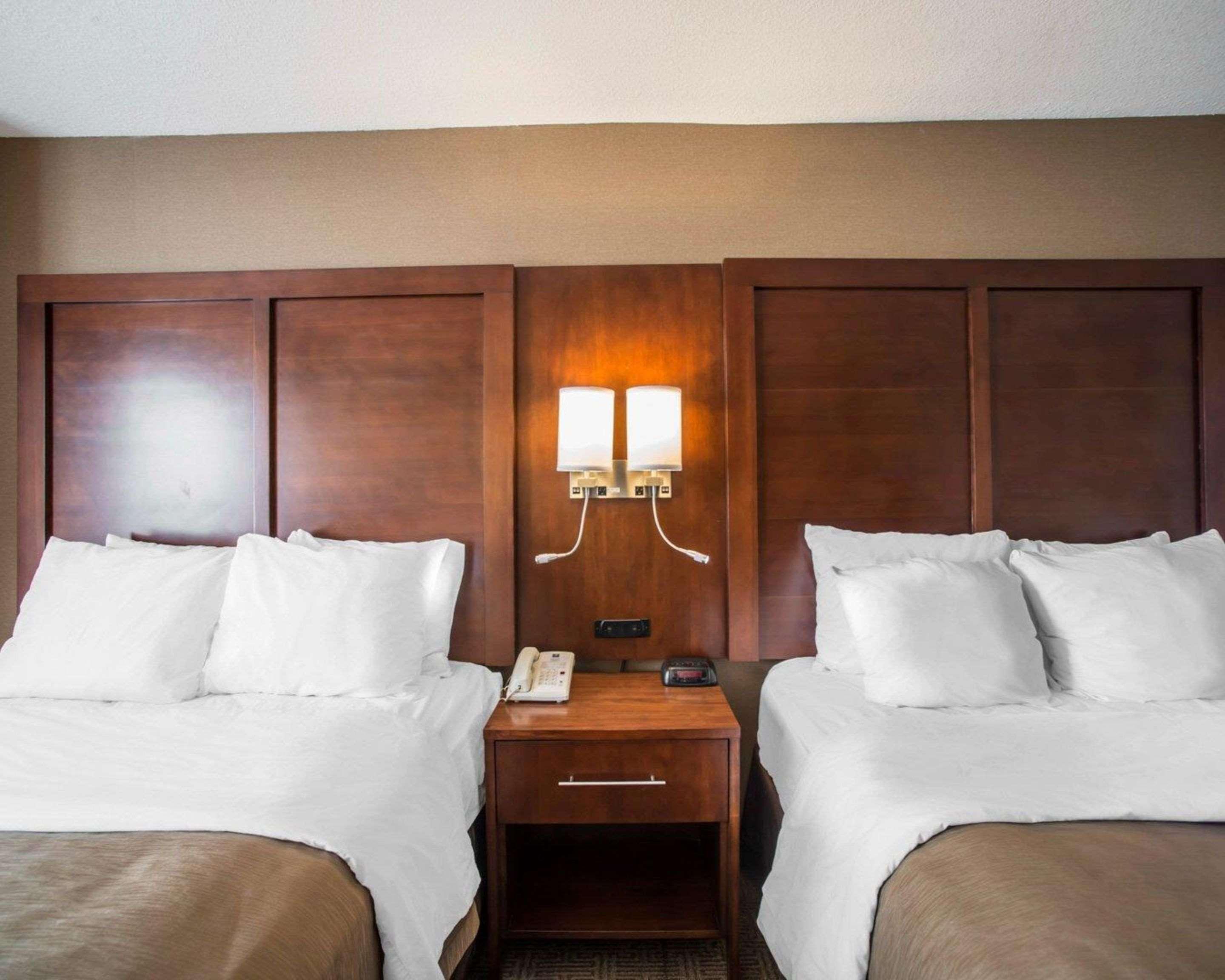 Quality Inn & Suites Boonville - Columbia エクステリア 写真