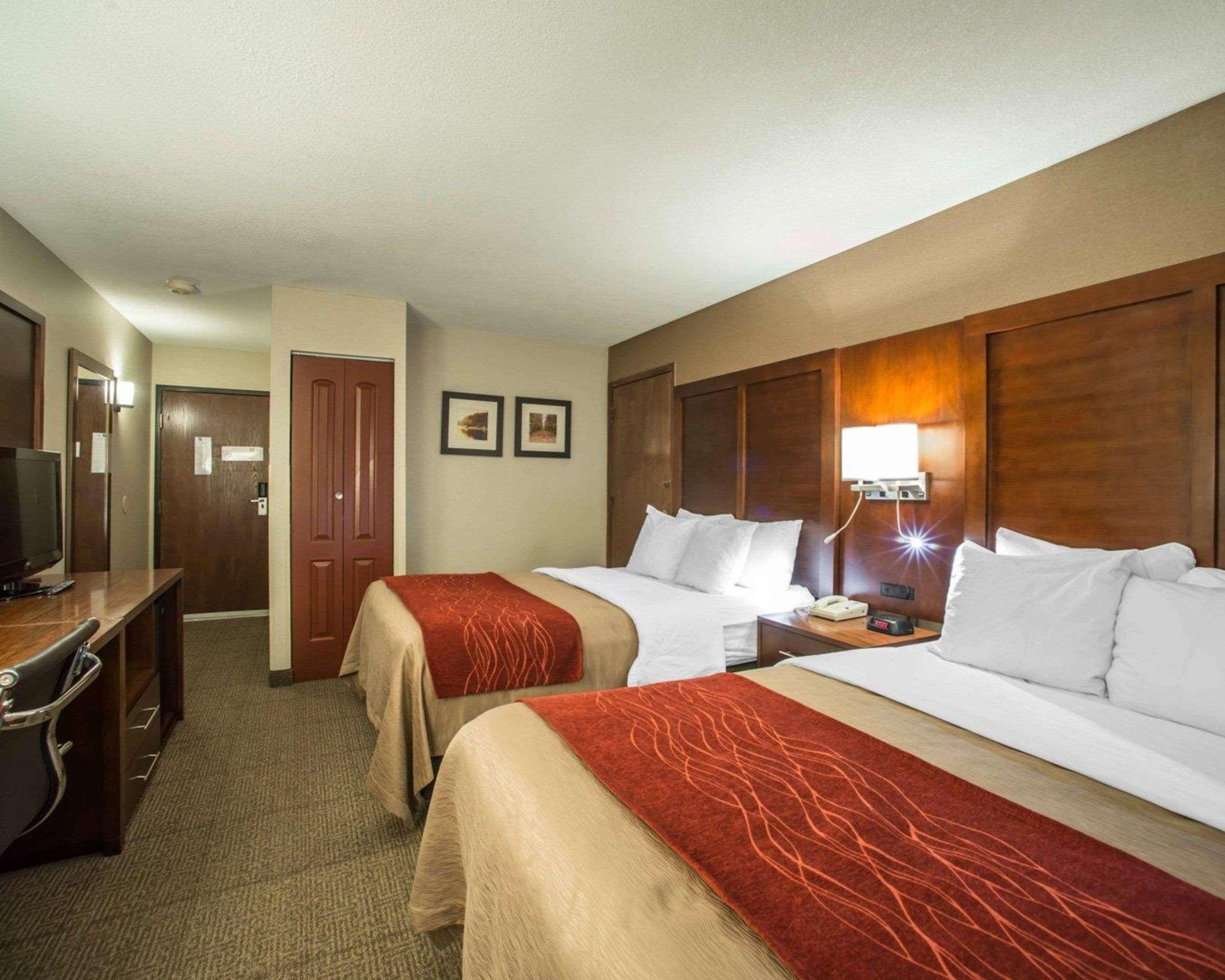 Quality Inn & Suites Boonville - Columbia エクステリア 写真