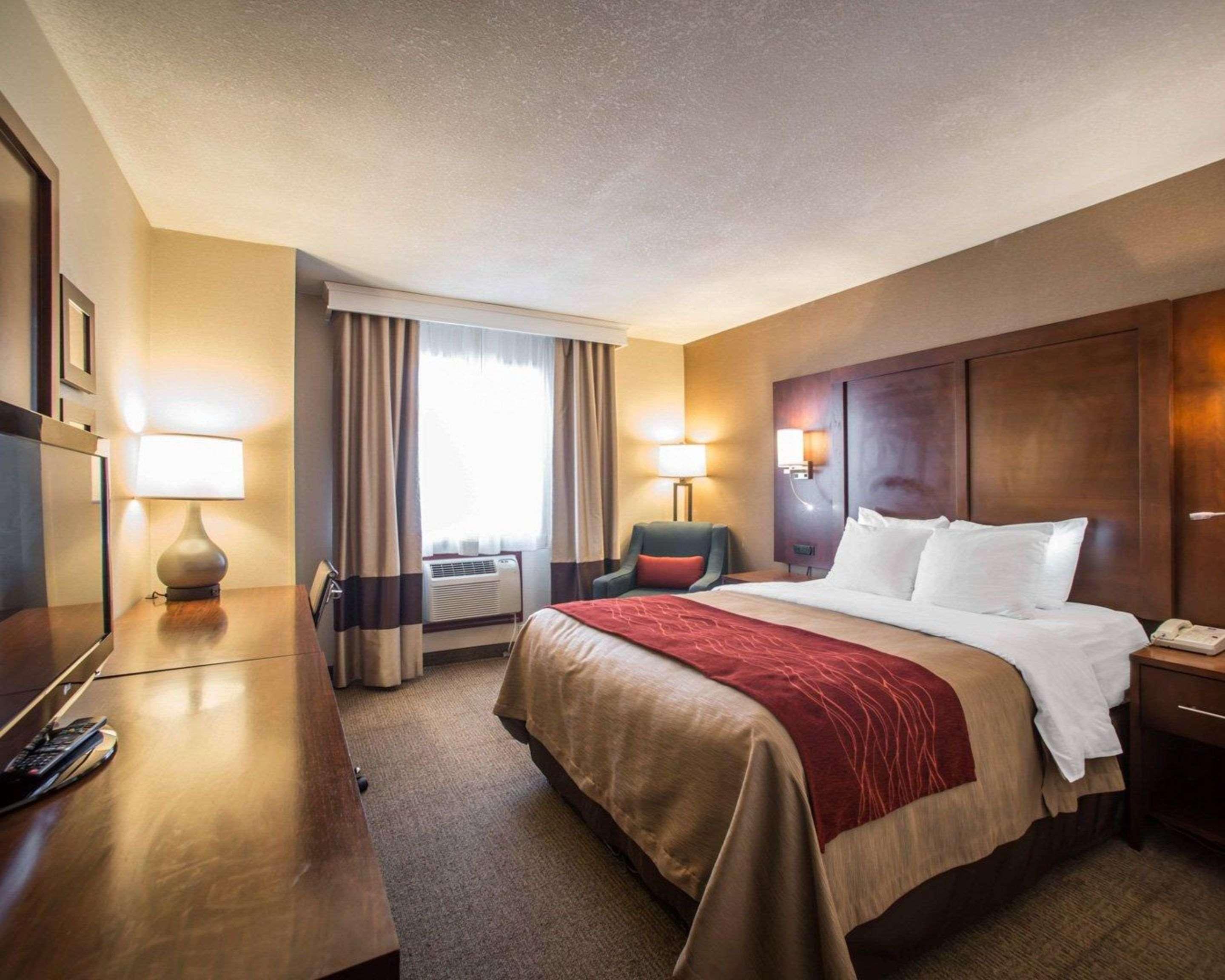 Quality Inn & Suites Boonville - Columbia エクステリア 写真