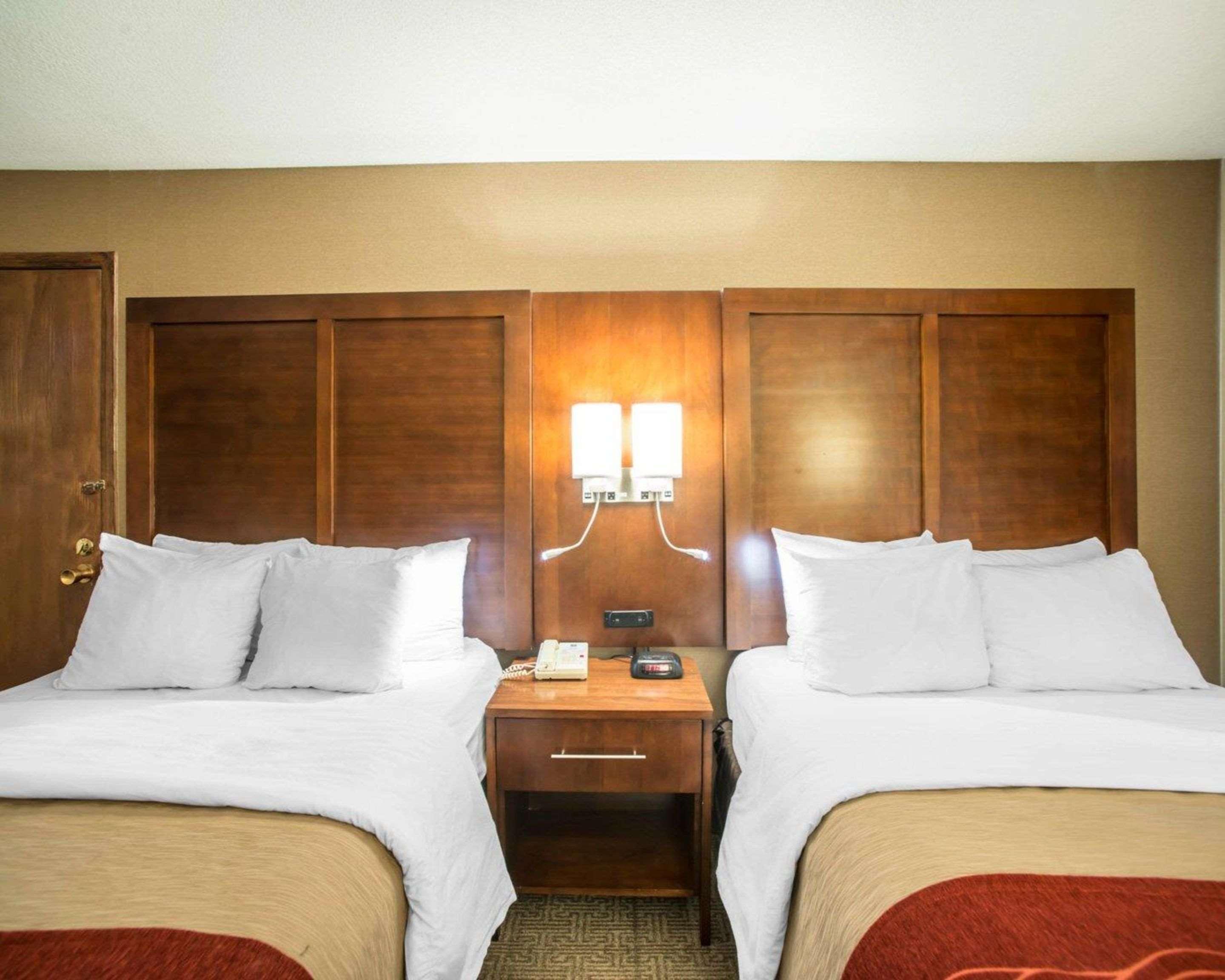 Quality Inn & Suites Boonville - Columbia エクステリア 写真