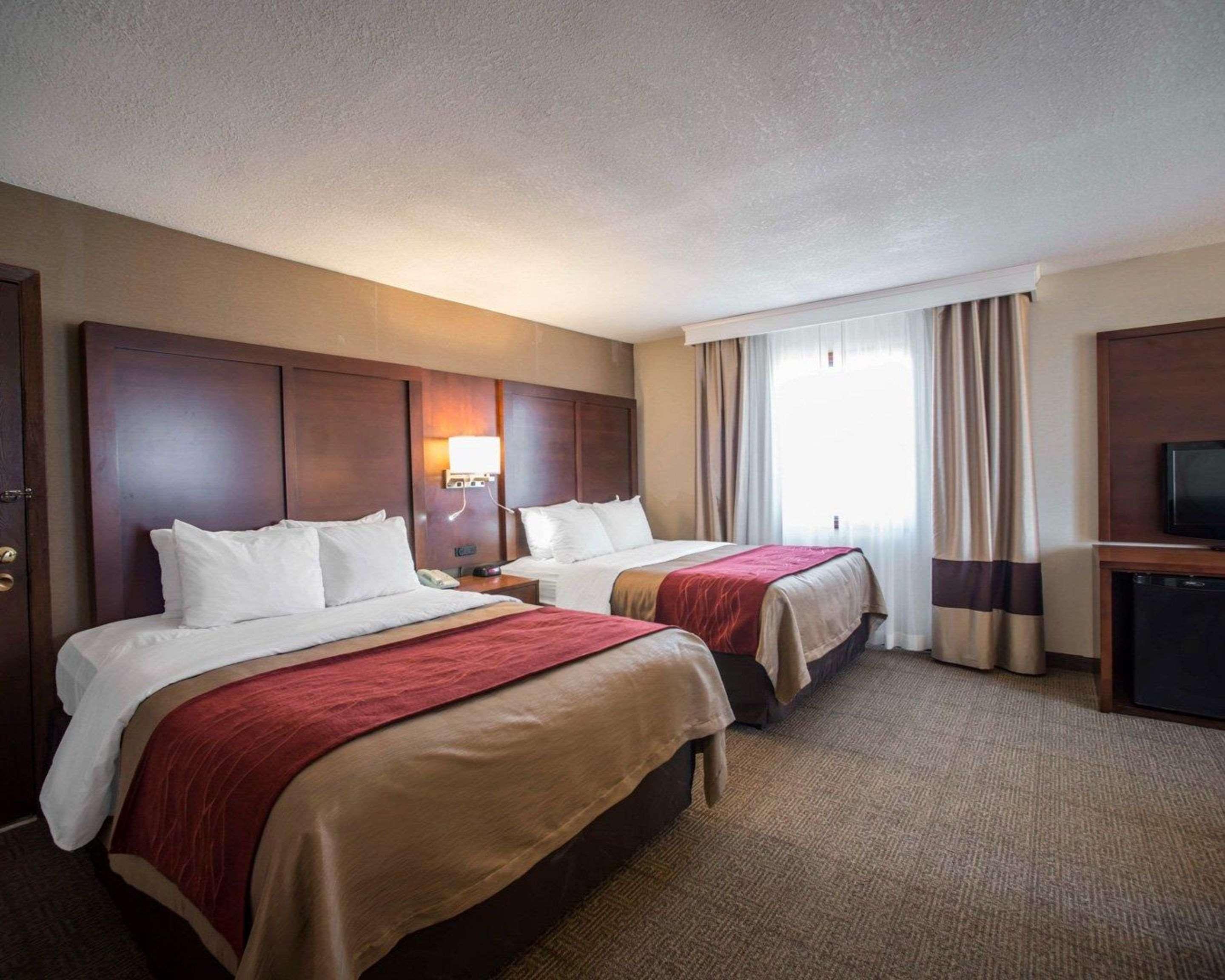 Quality Inn & Suites Boonville - Columbia エクステリア 写真