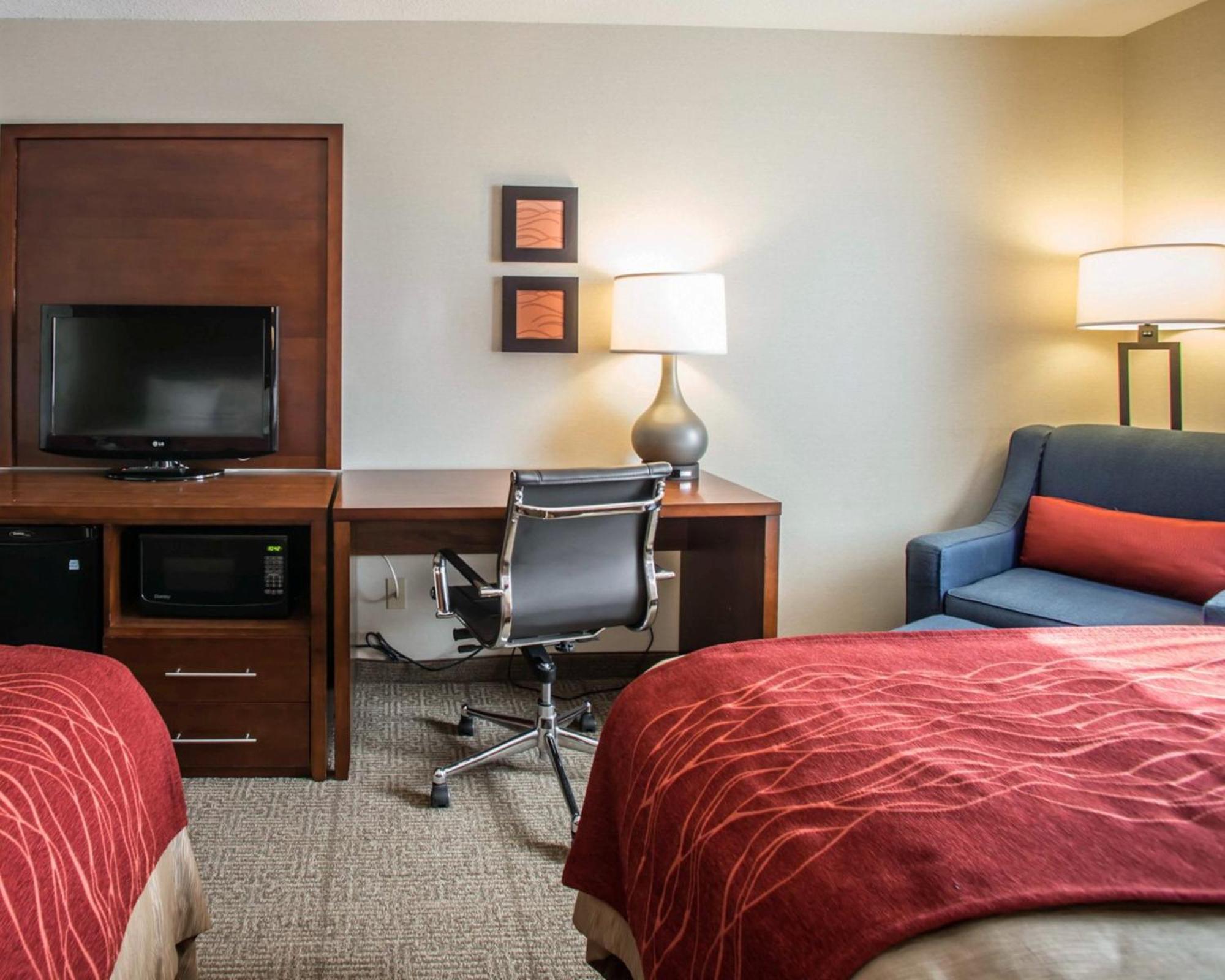 Quality Inn & Suites Boonville - Columbia エクステリア 写真