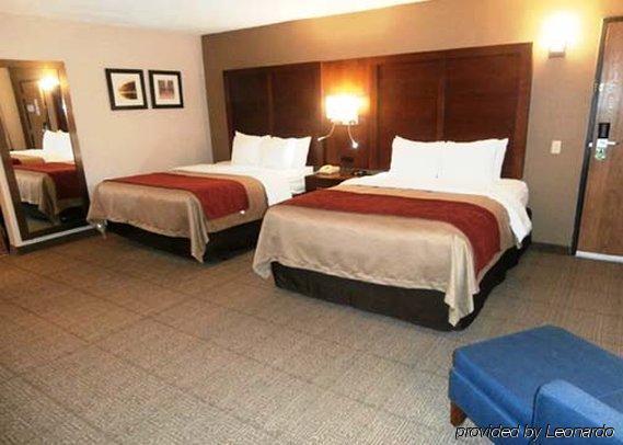 Quality Inn & Suites Boonville - Columbia エクステリア 写真