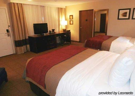 Quality Inn & Suites Boonville - Columbia エクステリア 写真
