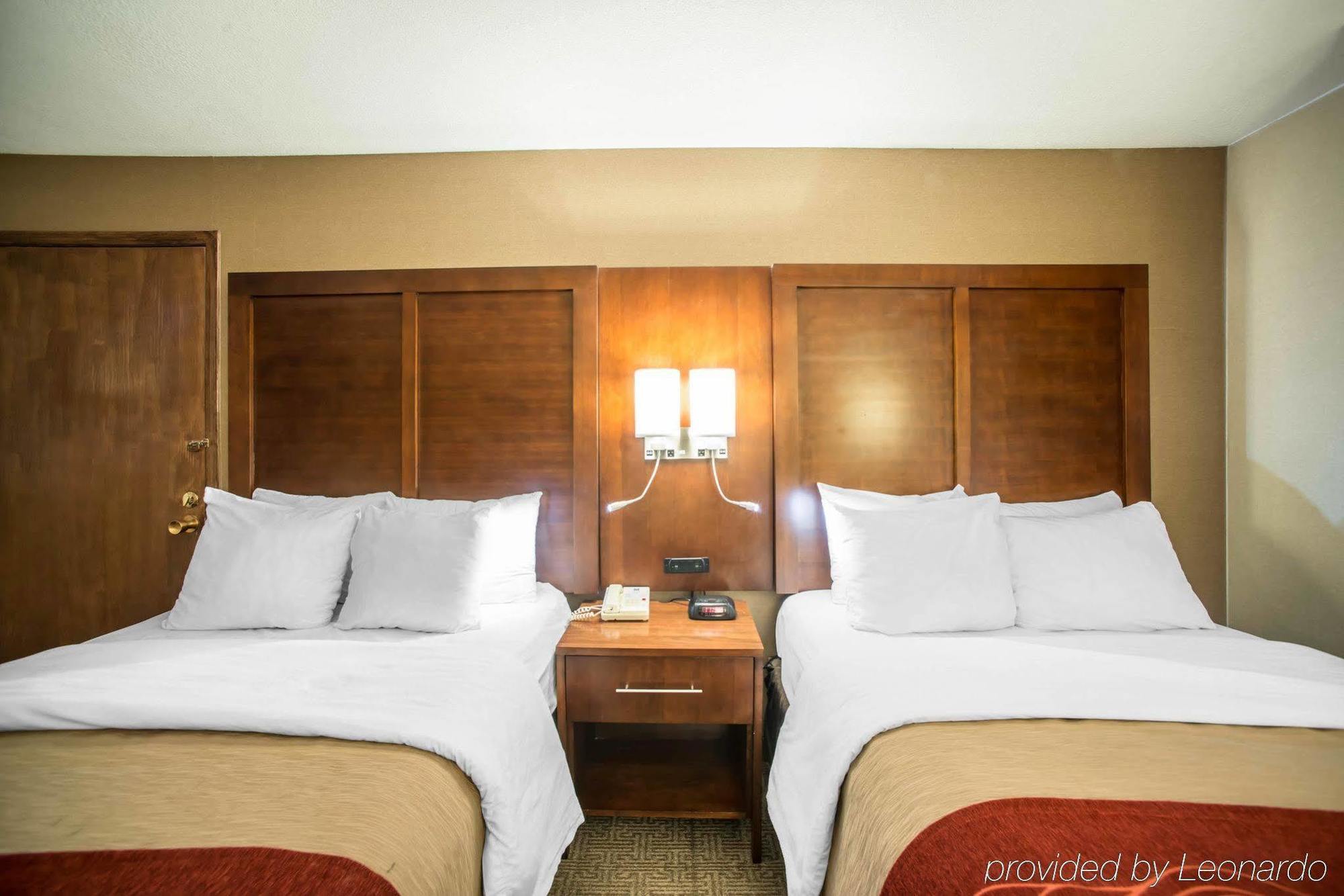 Quality Inn & Suites Boonville - Columbia エクステリア 写真