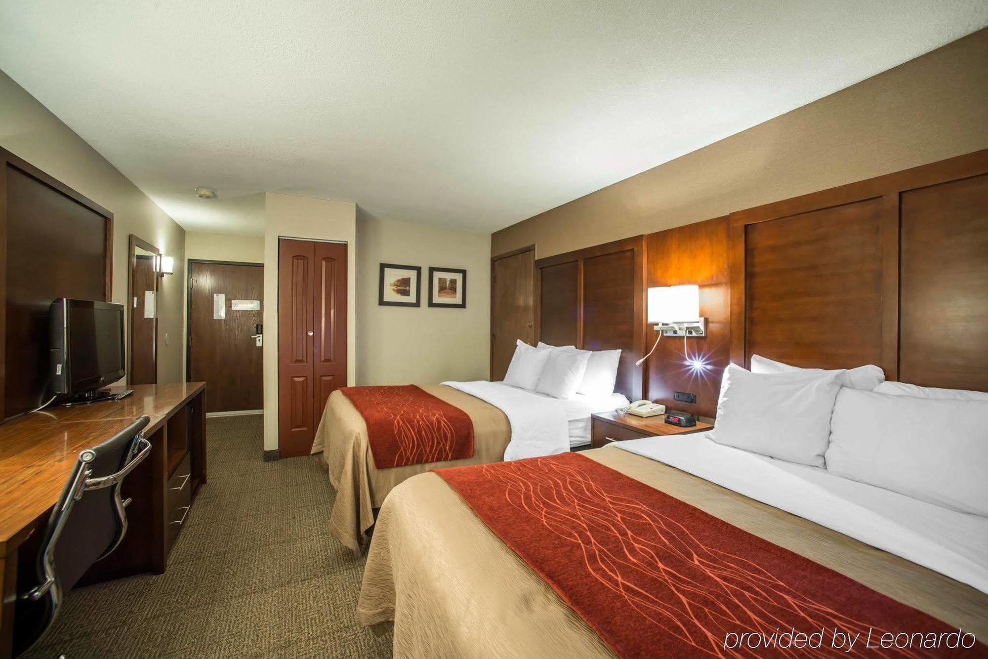 Quality Inn & Suites Boonville - Columbia エクステリア 写真