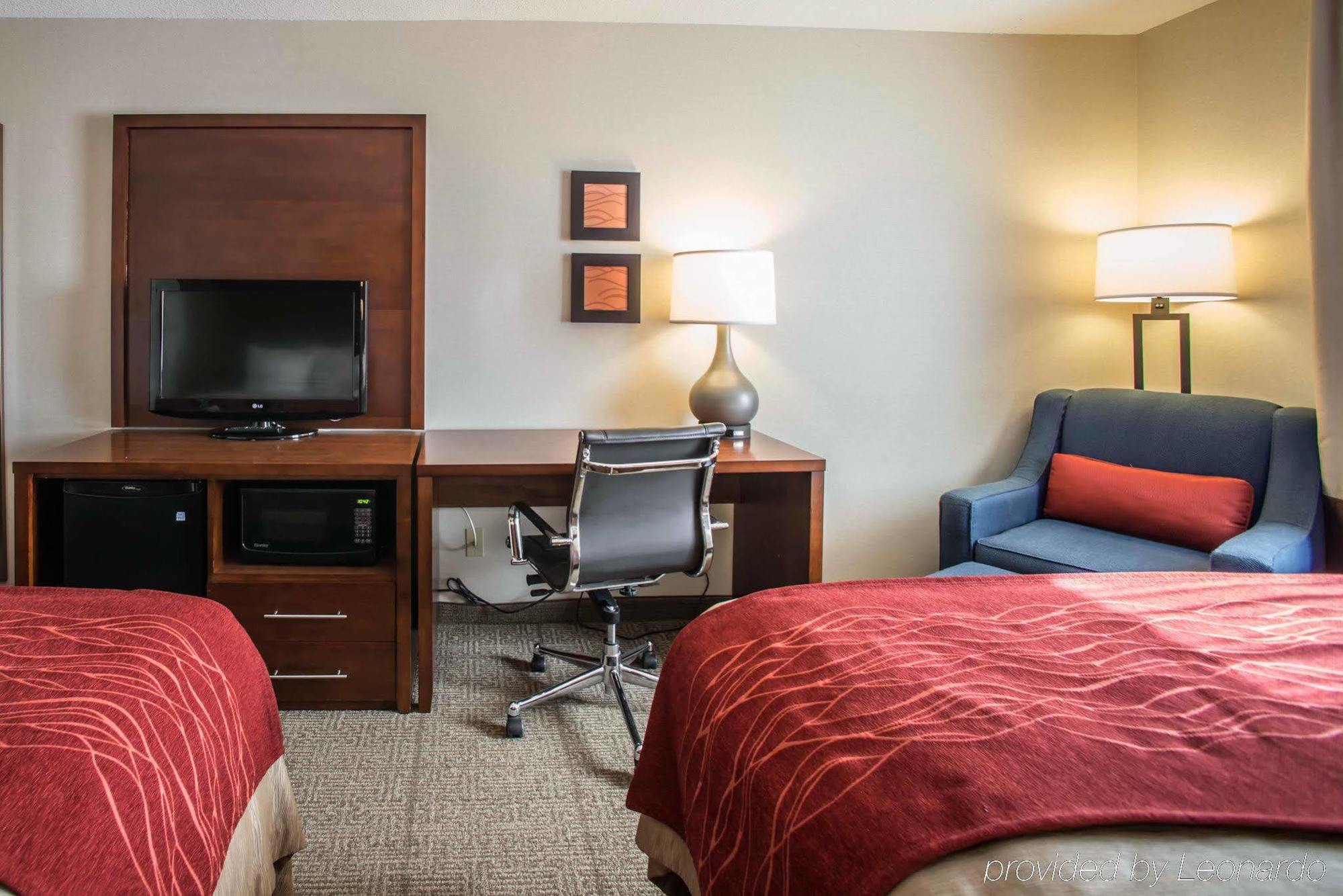 Quality Inn & Suites Boonville - Columbia エクステリア 写真