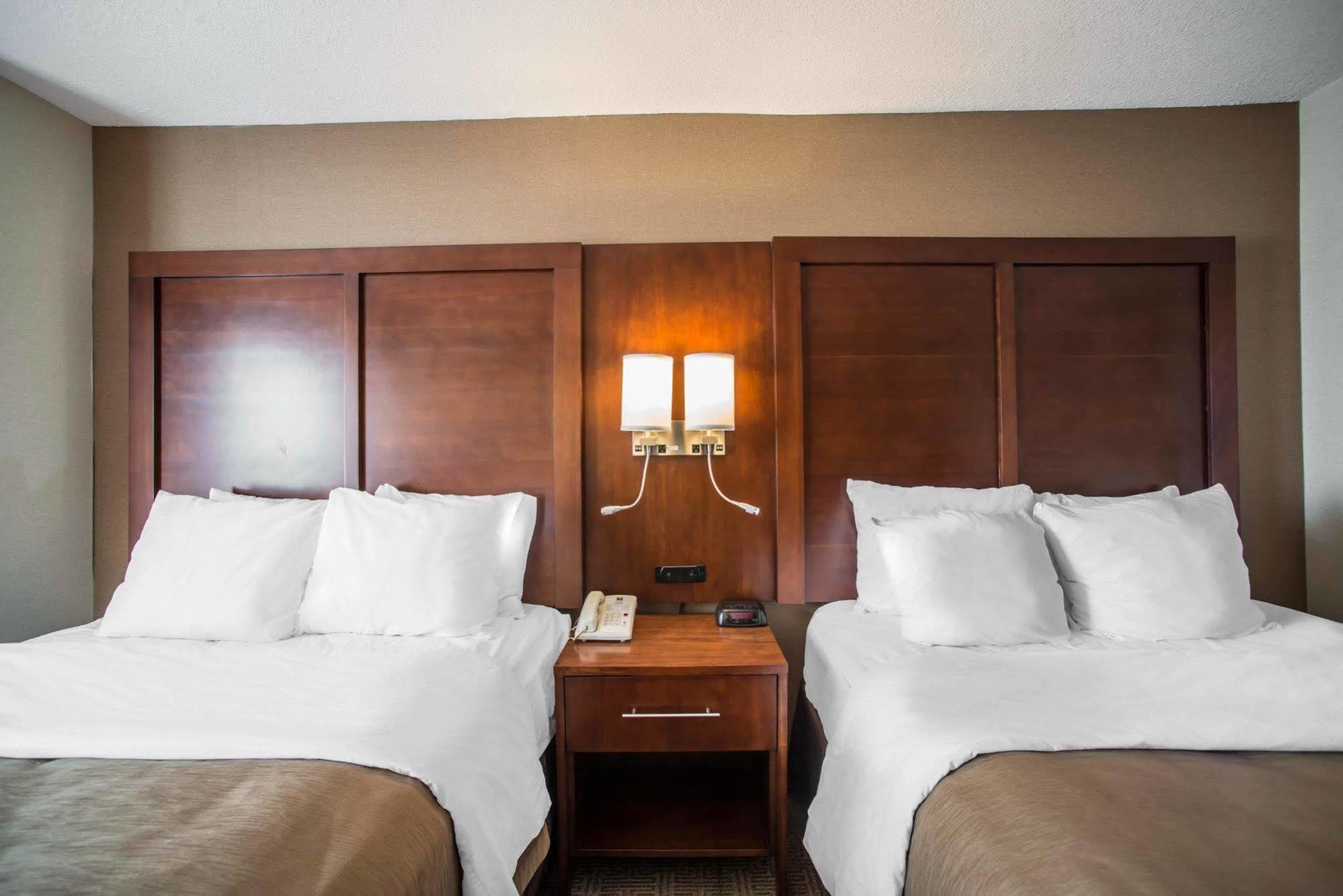 Quality Inn & Suites Boonville - Columbia エクステリア 写真